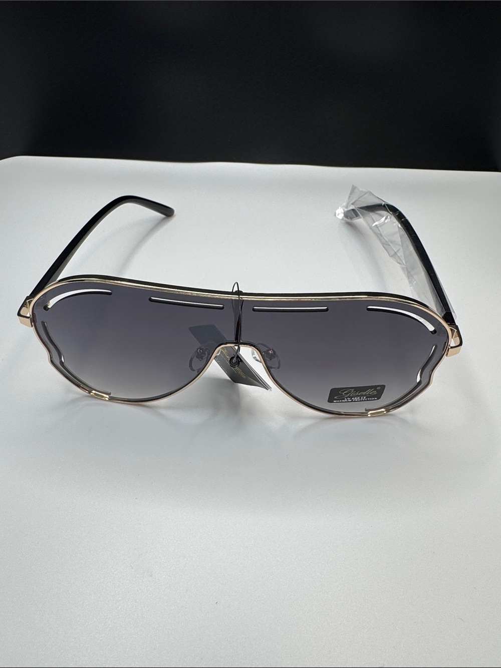 Gold Metal Aviator Sunglasses with Black Gradient Lenses (8-9) UV 400 - Picture 3 of 6